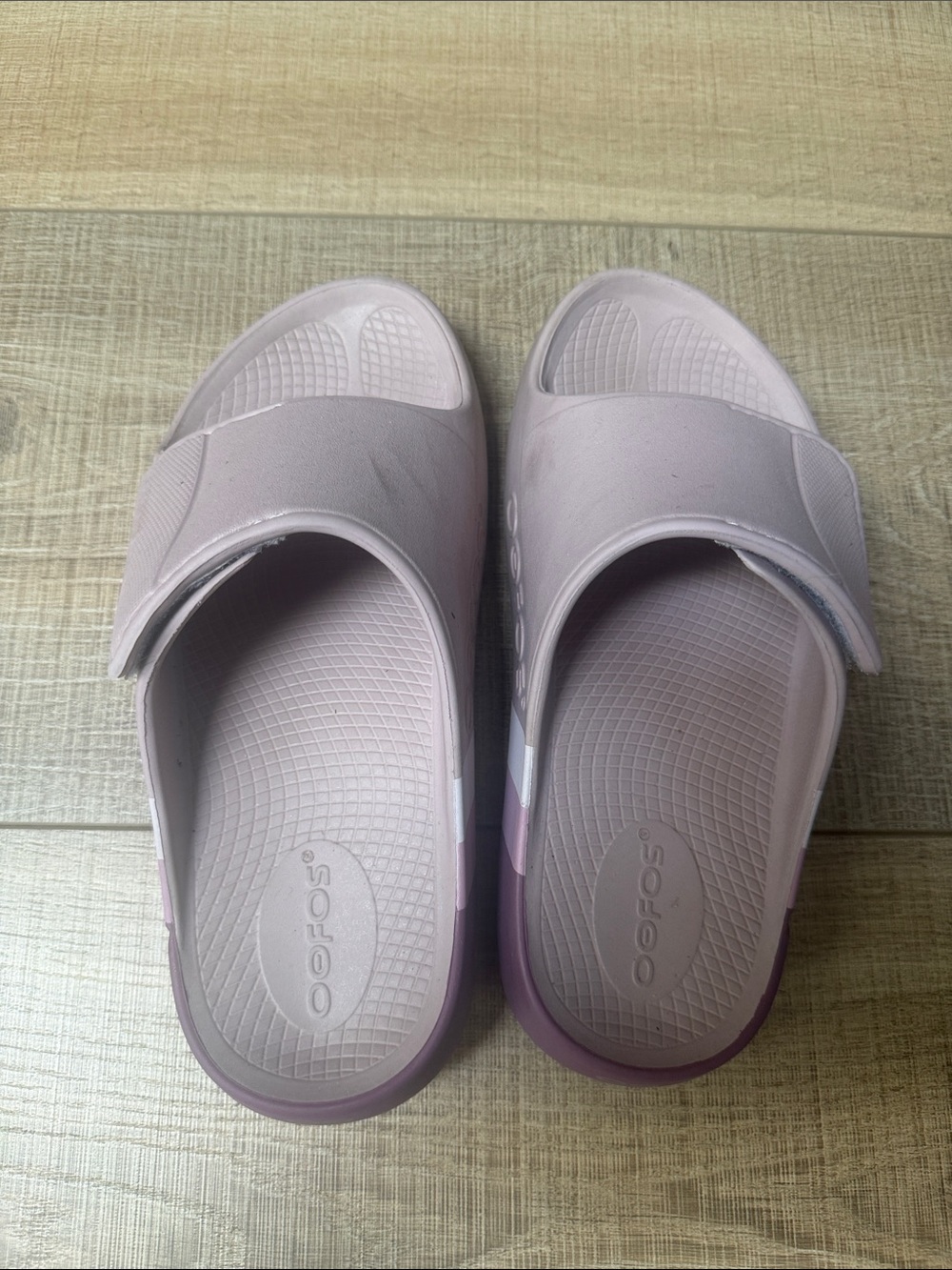 OOFOS Women’s Lavender Adjustable Slide Sandals